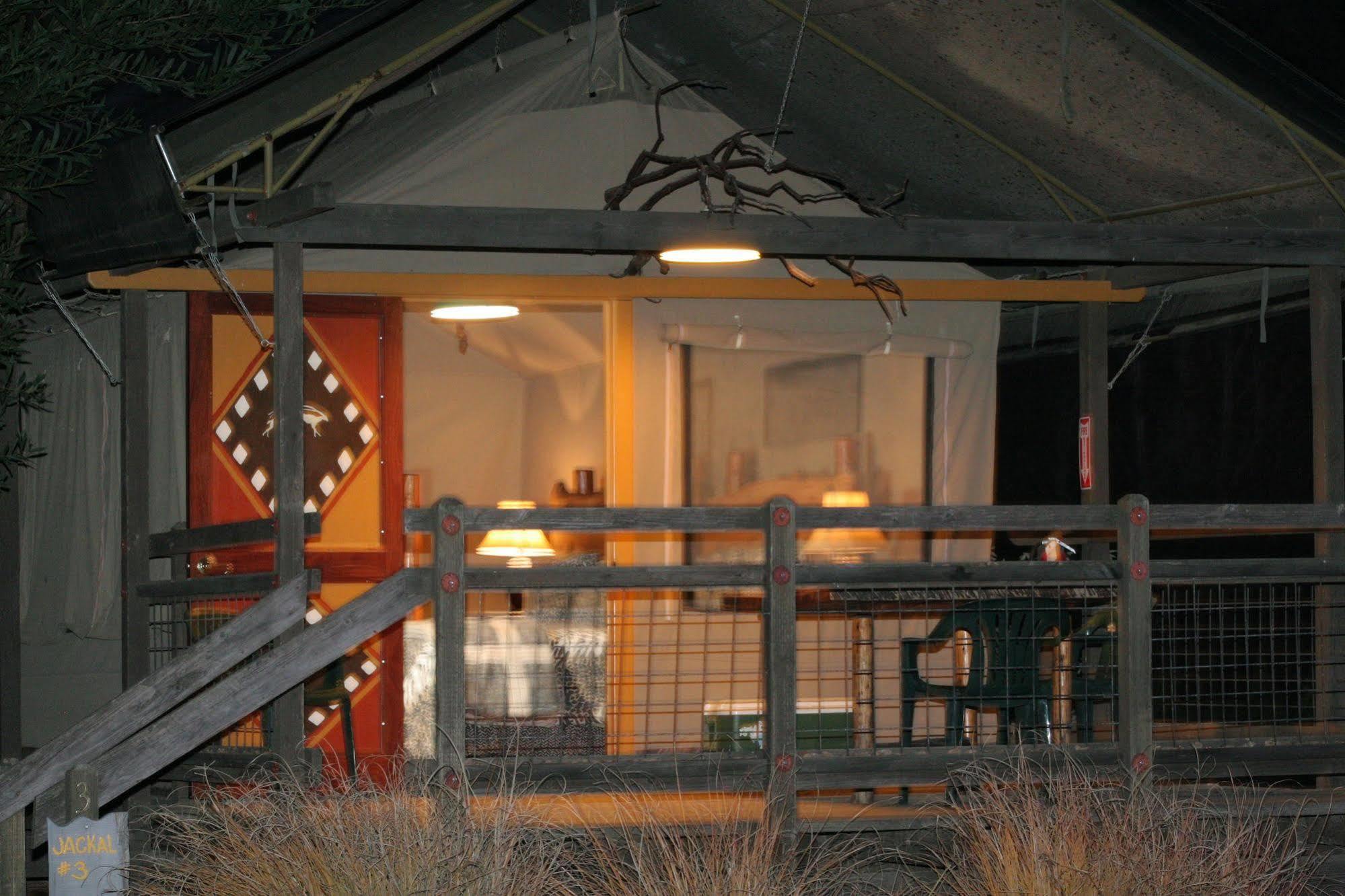 ホテル Safari West Mark West Springs エクステリア 写真