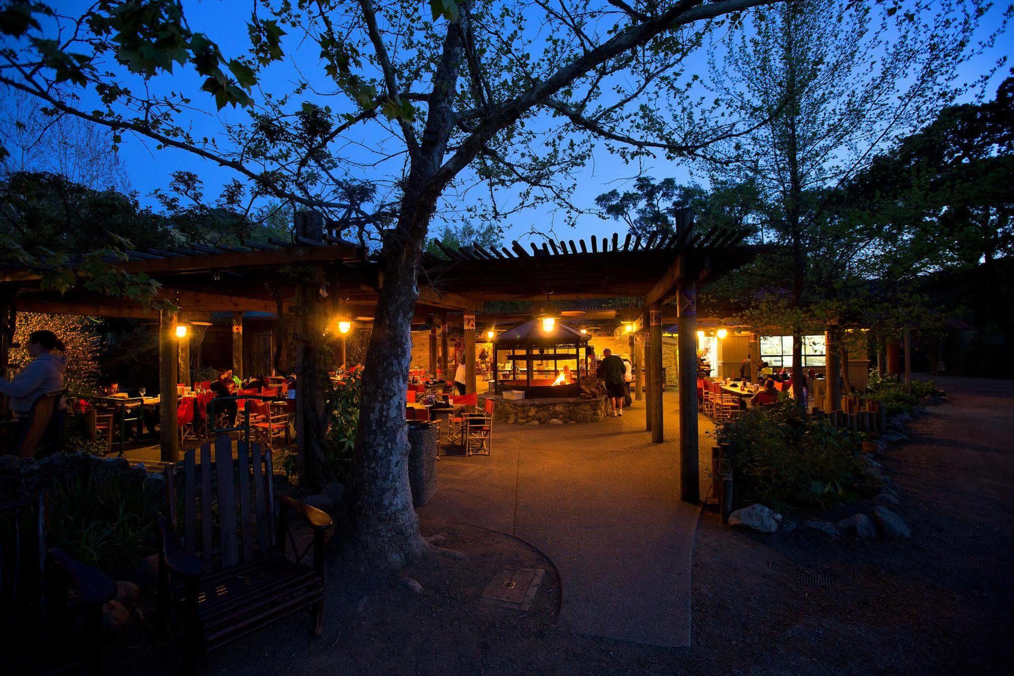 ホテル Safari West Mark West Springs エクステリア 写真